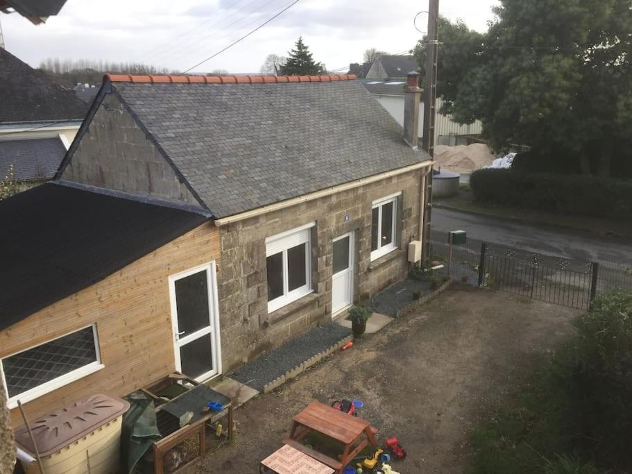 Detached Cottage On The Edge Of Town Pluméliau Extérieur photo